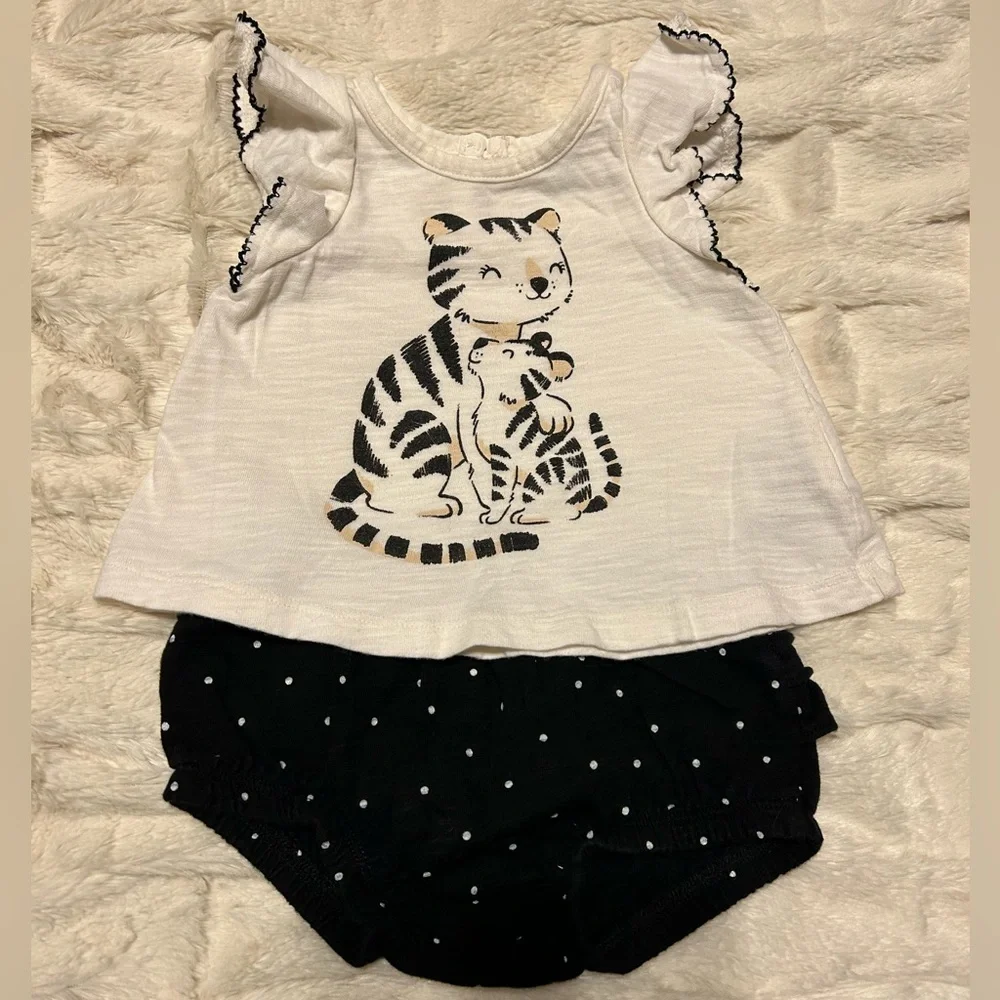 Lot of 4 Two-Piece Outfits for Baby - Size 3-6M